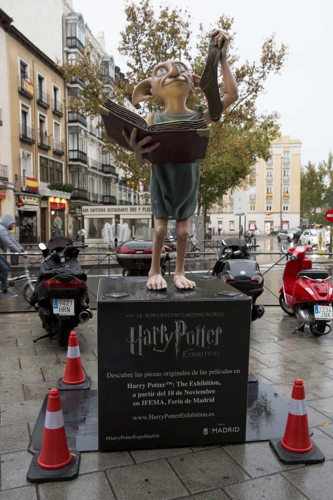 Escultura de Dobby en Madrid