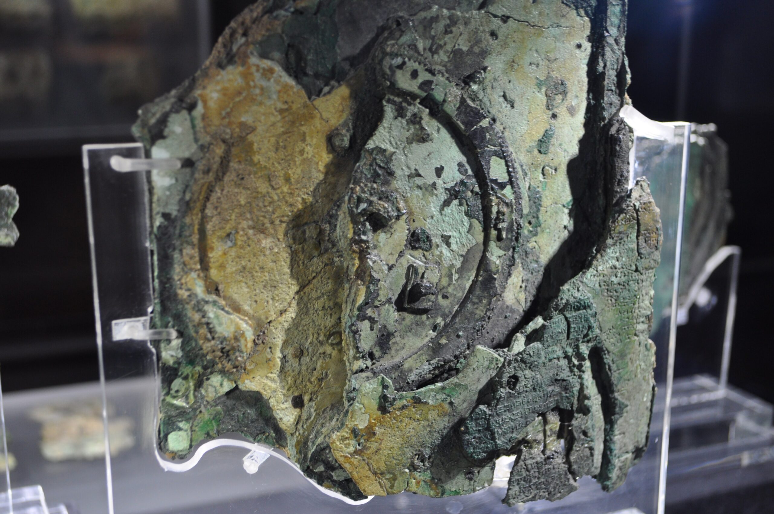 archaeological discoveries that changed history, Antikythera Mechanism archaeological discoveries that changed history, Antikythera Mechanism