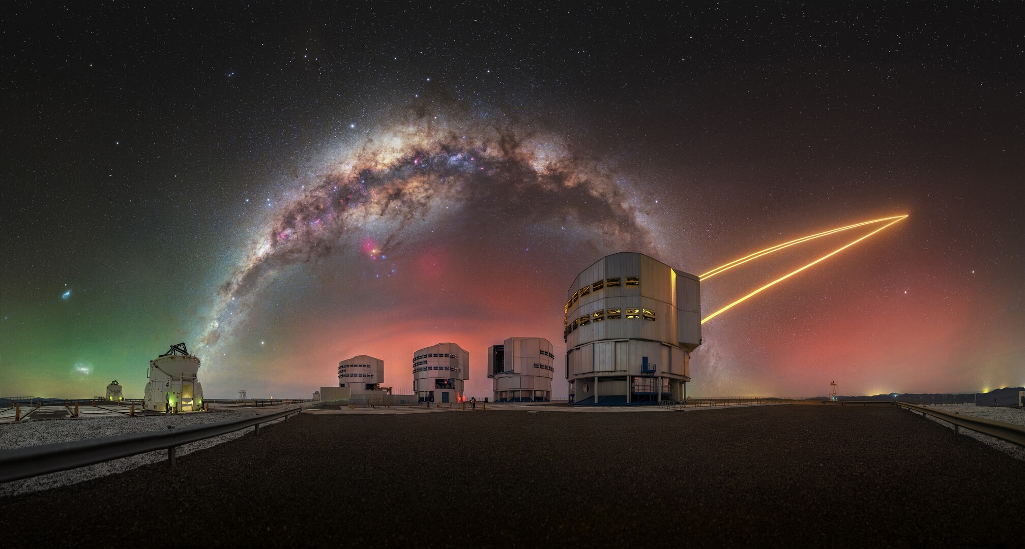 Julien Looten. Very Large Telescope, Paranal, Chile Julien Looten. Very Large Telescope, Paranal, Chile