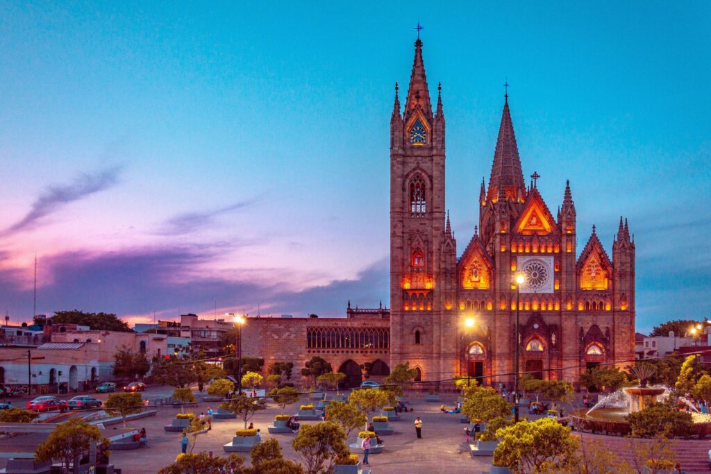 Templo Expiatorio del Santísimo Sacramento showcasing its Neo-Gothic architecture in Guadalajara, Mexico.