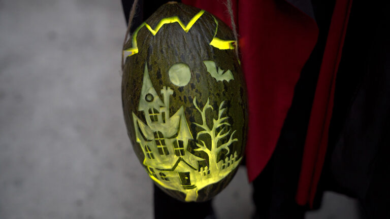 melon lanterns spain