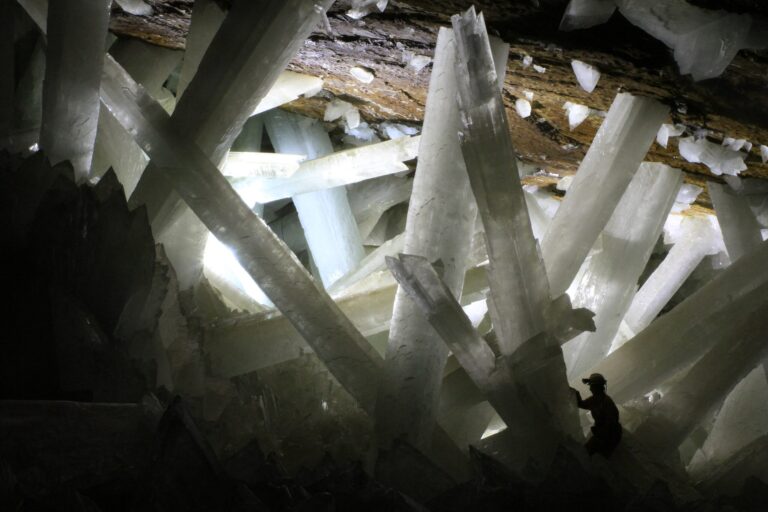 naica cave of crystals