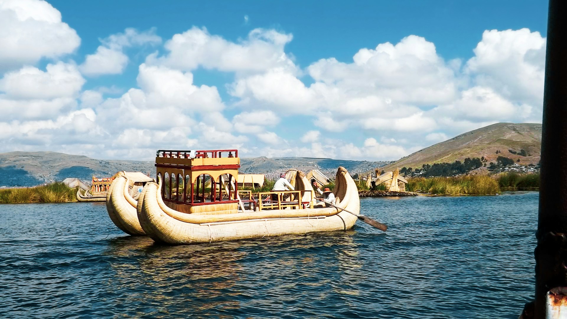 traditional-uros-boat-titicaca-lake traditional-uros-boat-titicaca-lake